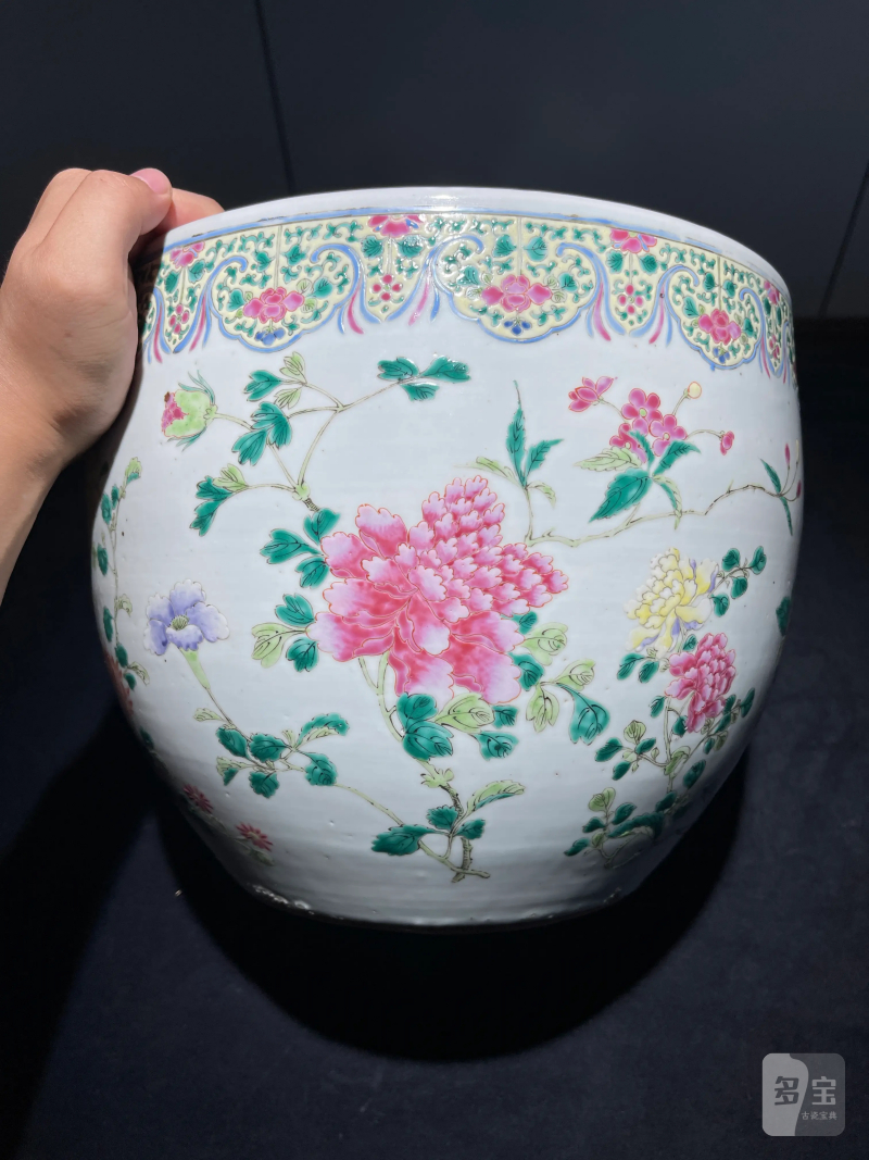 清晚期 粉彩花卉纹卷缸 - 图5